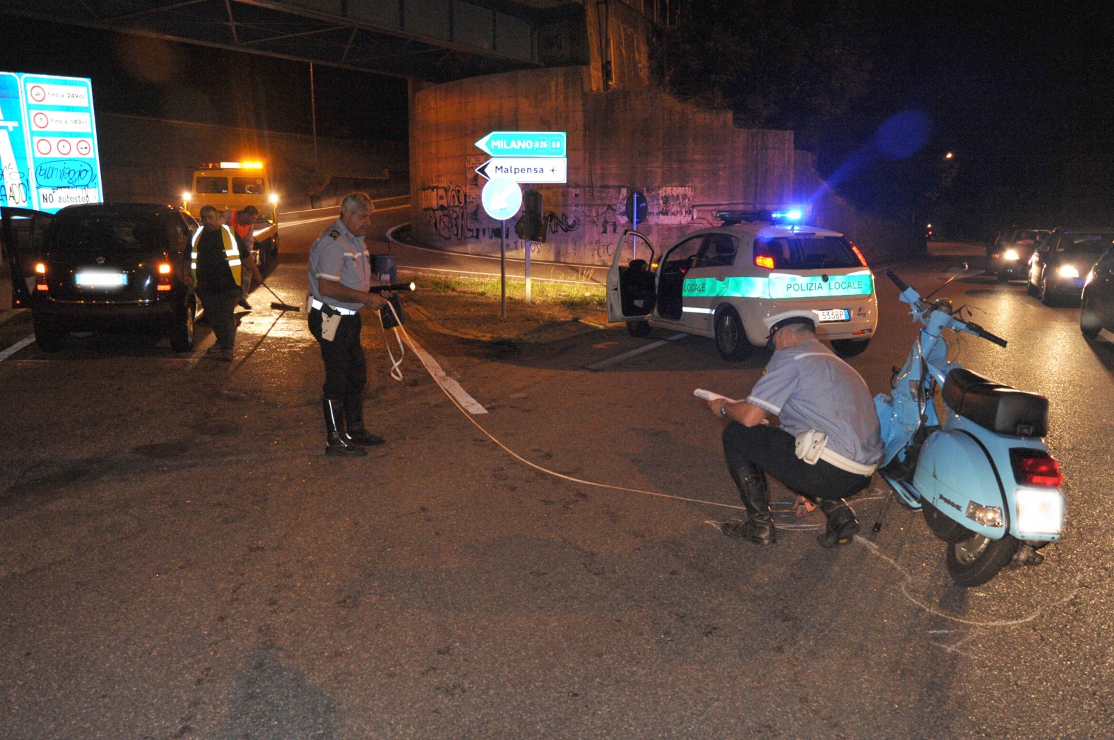 Auto contro Vespa: grave un ventenne 2