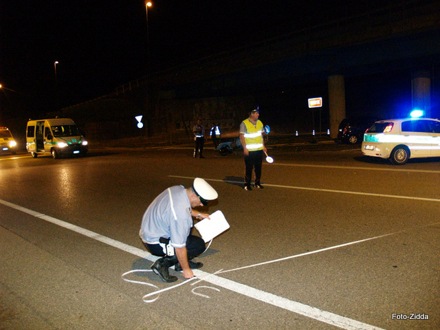 Auto contro Vespa: grave un ventenne 18