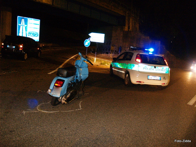 Auto contro Vespa: grave un ventenne 19