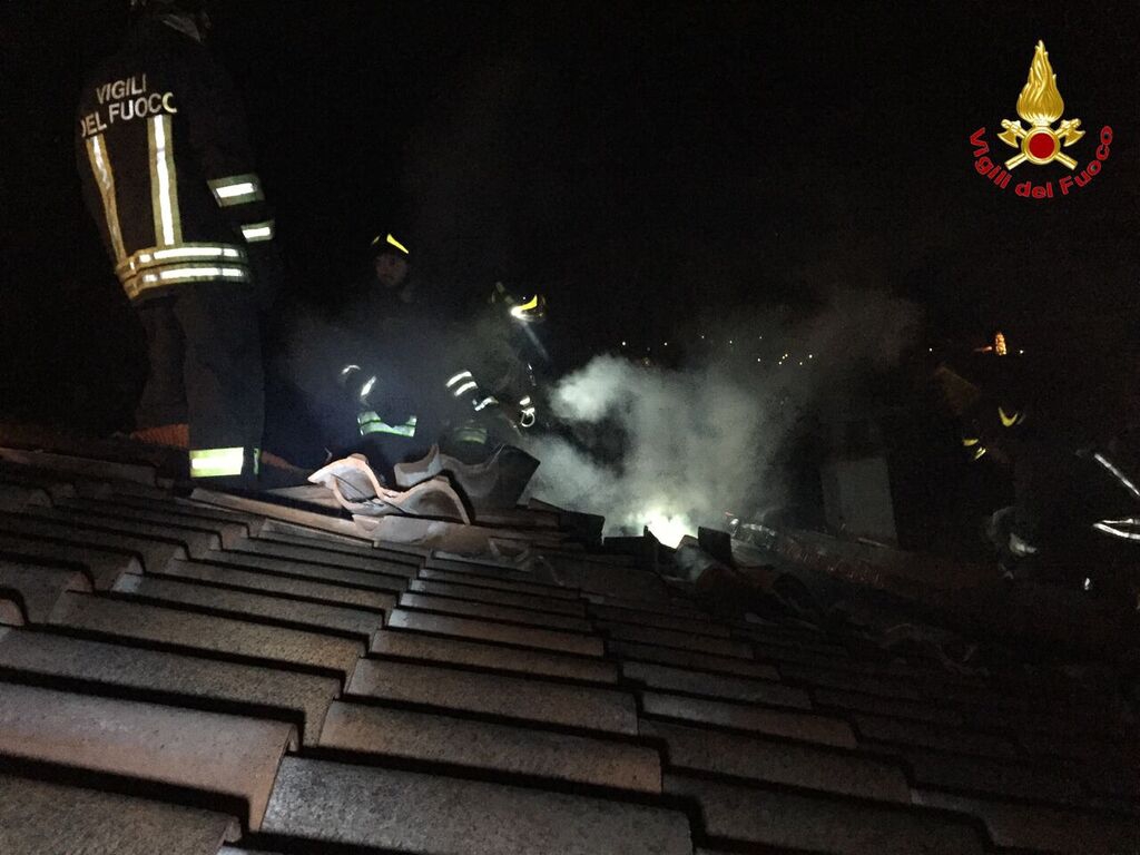 Incendio palazzina 030216 Luino Vigili del fuoco 
