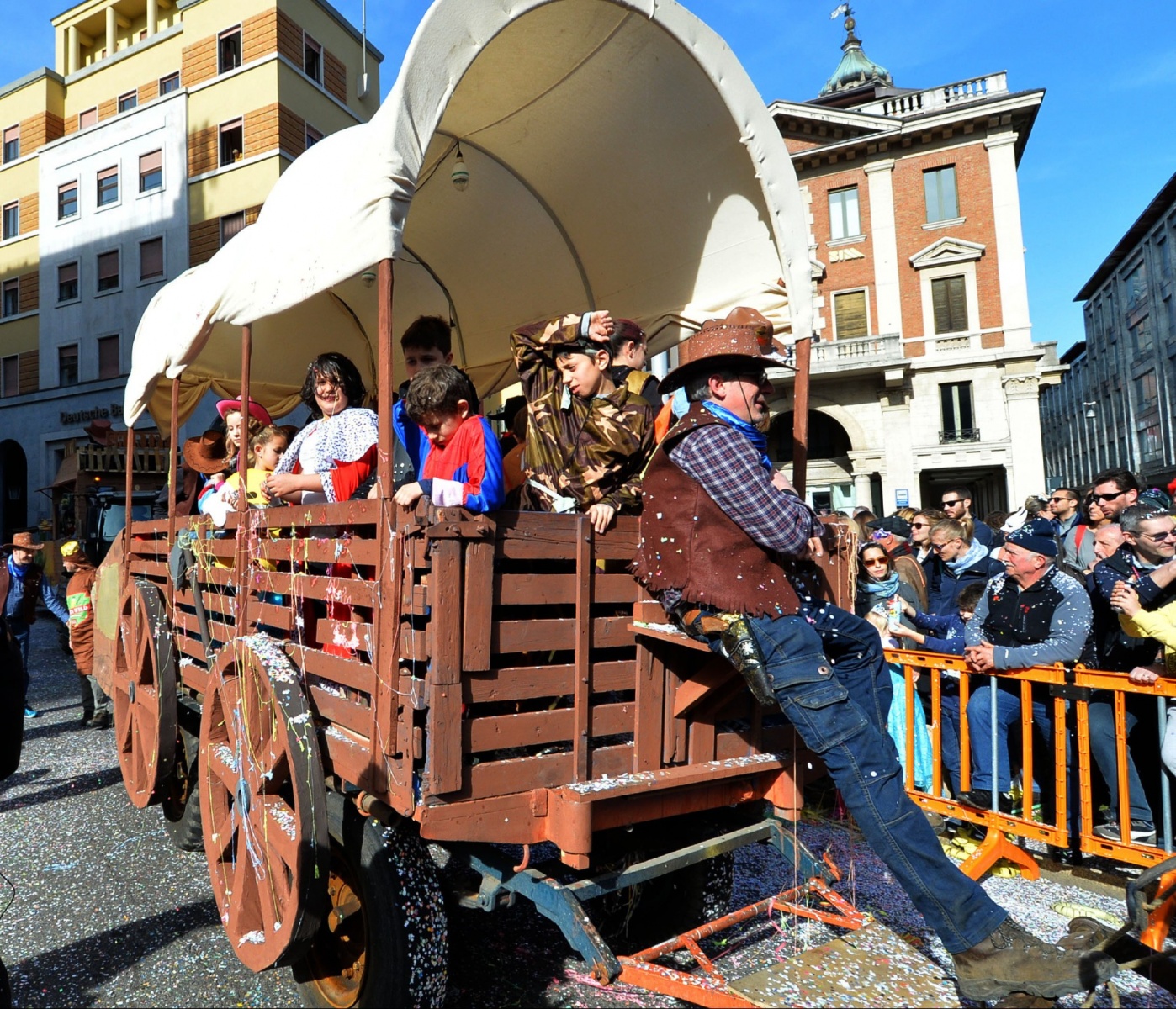 VARESE CARNEVALE BOSINO 2017 PER LE VIE DEL CENTRO CITTA'