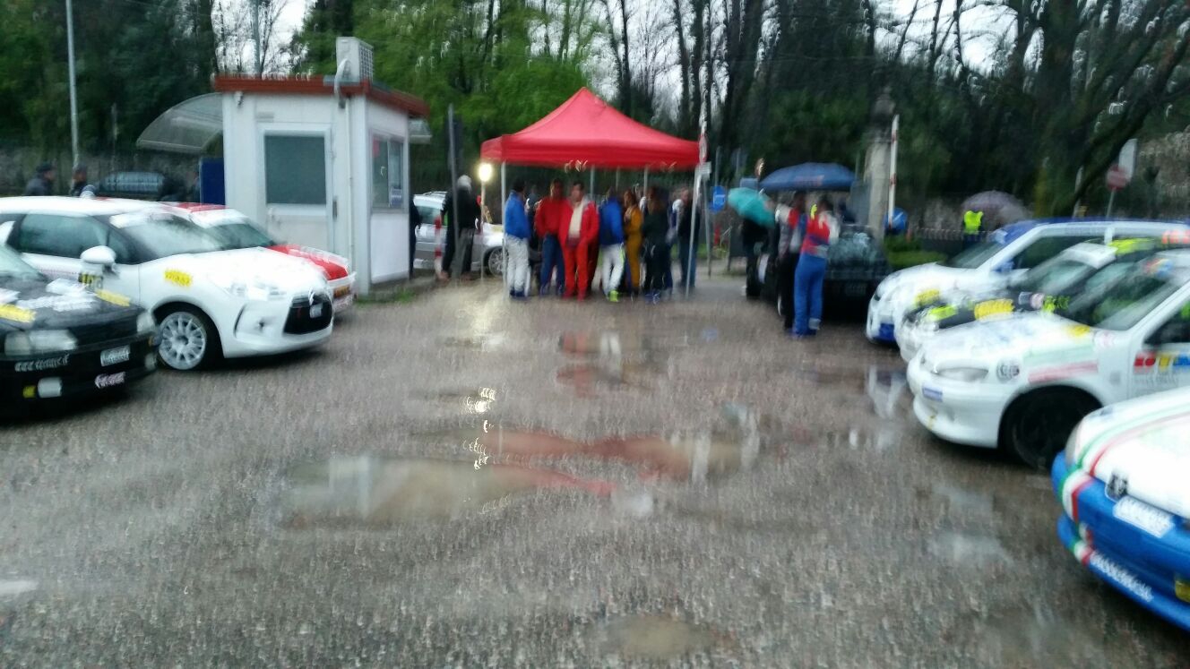 Rally dei Laghi domenica 26 partenza