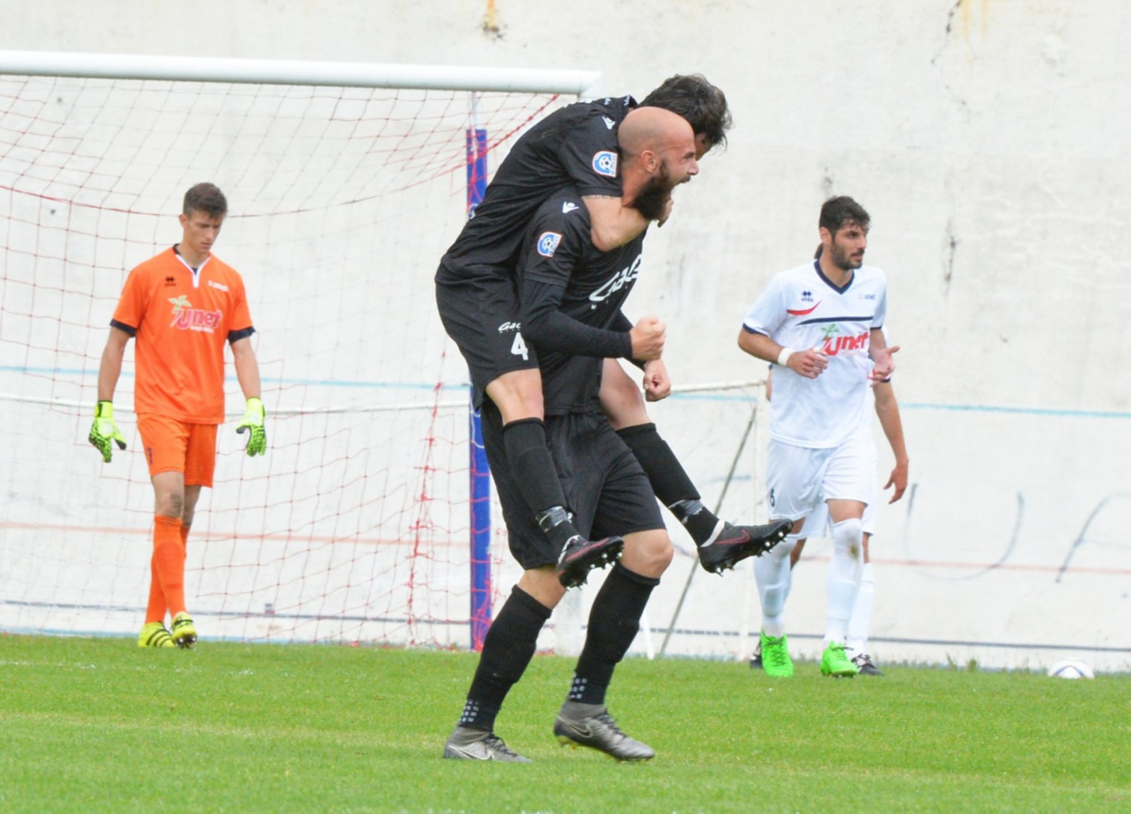 VARESE VARESE CALCIO CARONNESE PLAY OFF NELLA FOTO ESULTANZA VISCOMI