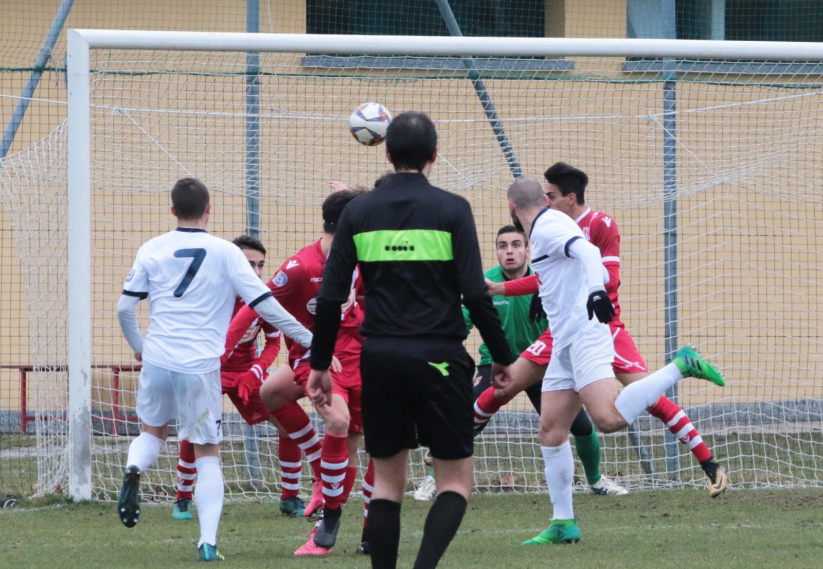 CARONNO PERTUSELLA CARONNESE CALCIO VARESE NELLA FOTO PUCCIO IL SUO GOL