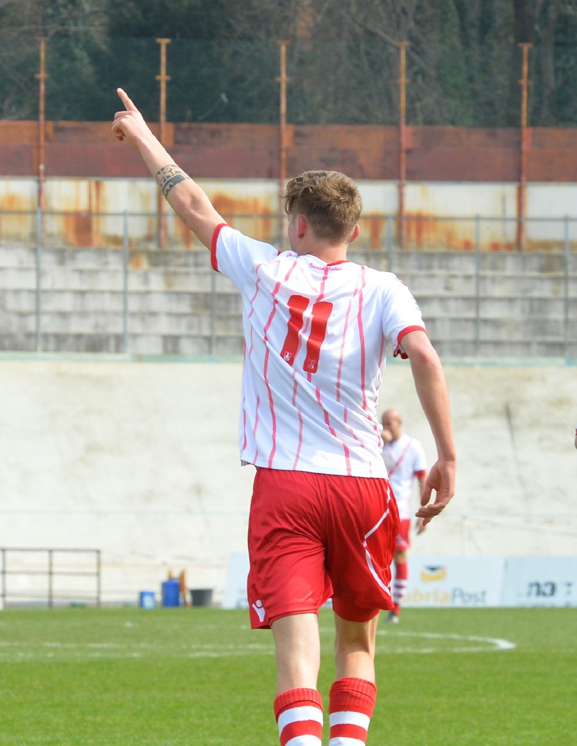 VARESE VARESE CALCIO FOLGORE CARATESE NELLA FOTO ESULTANZA LERCARA