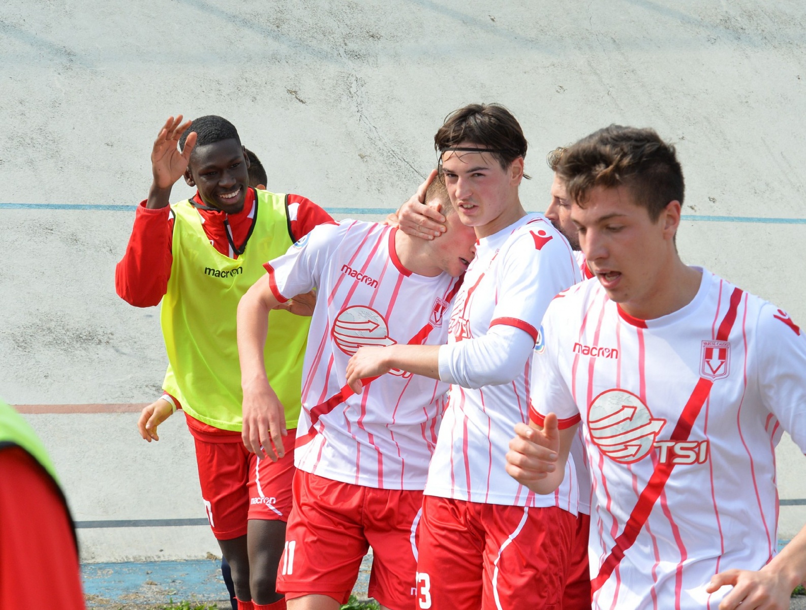 VARESE VARESE CALCIO FOLGORE CARATESE NELLA FOTO ESULTANZA LERCARA