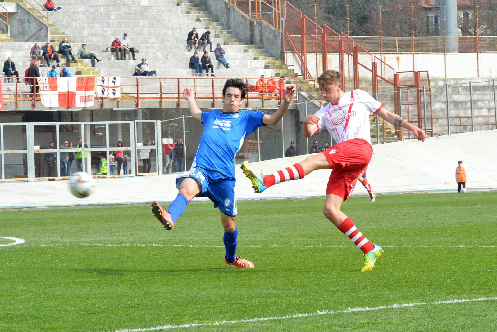 VARESE VARESE CALCIO FOLGORE CARATESE NELLA FOTO LERCARA IL SUO GOL