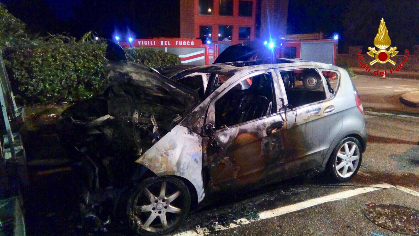 Veicoli in fiamme e sospetti di dolo 5