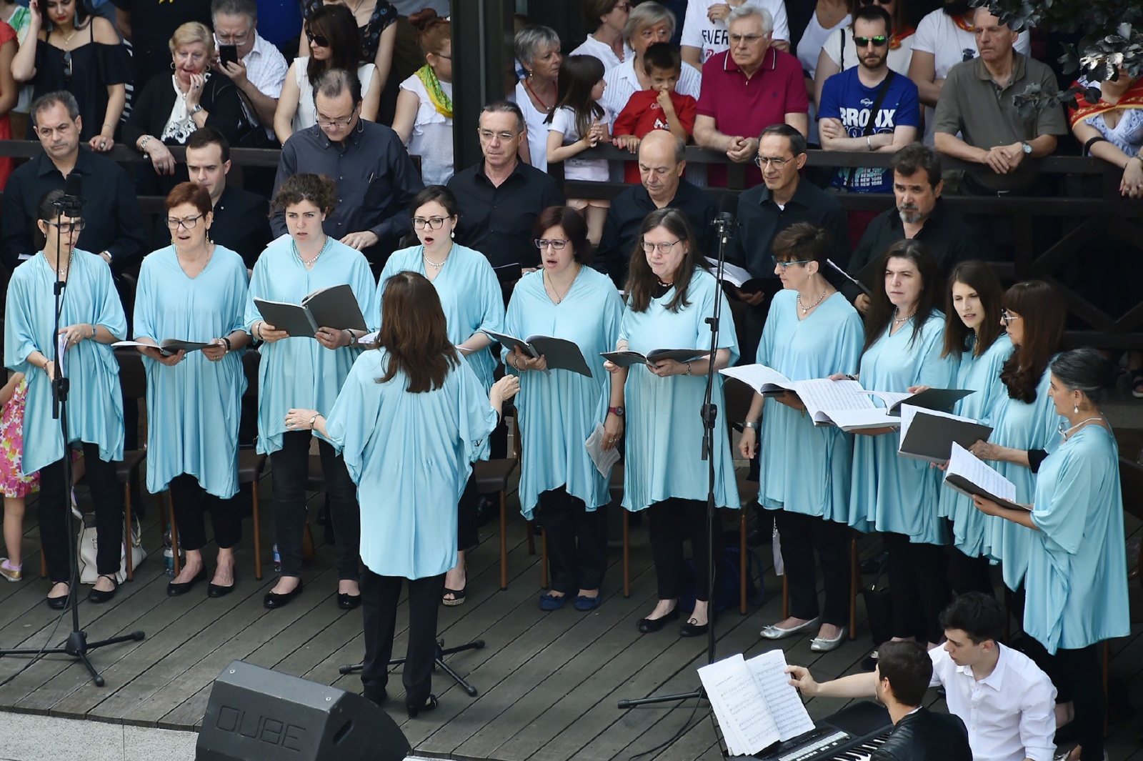 Legnano - Messa sul Carroccio in piazza San Magno la mattina del Palio foto Roberto Garavaglia - Studio Sally