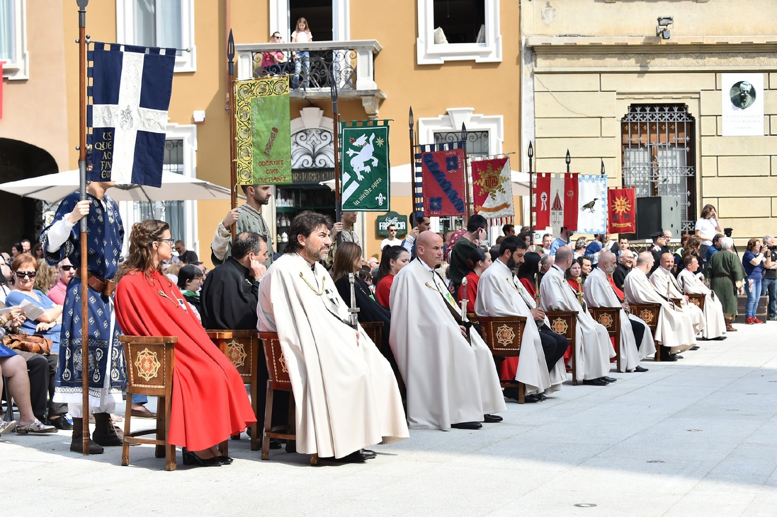 Legnano - Messa sul Carroccio in piazza San Magno la mattina del Palio foto Roberto Garavaglia - Studio Sally