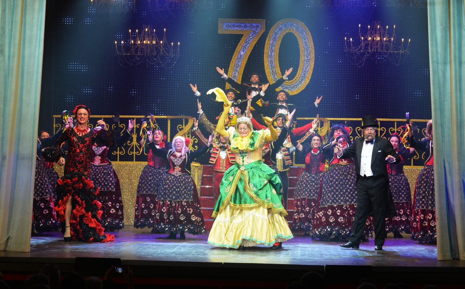 CASSANO MAGNAGO PRIMA TEATRALE LEGNANESI 2018 70 VOGLIA DI RIDERE C'E' TEATRO CASSANO MAGNAGO