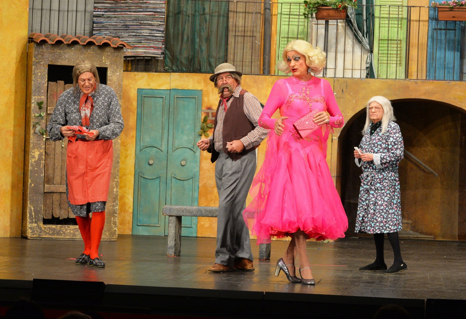 CASSANO MAGNAGO PRIMA TEATRALE LEGNANESI 2018 70 VOGLIA DI RIDERE C'E' TEATRO CASSANO MAGNAGO