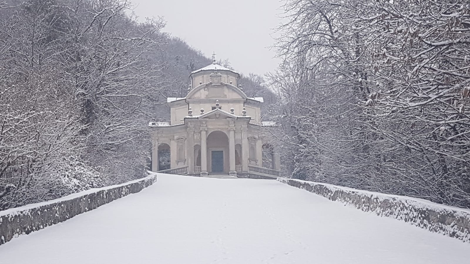 Il meraviglioso Sacro Monte innevato (Giuseppe Macchi)