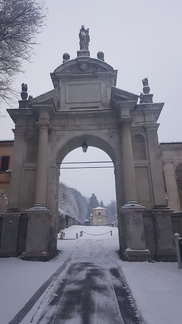 Il meraviglioso Sacro Monte innevato (Giuseppe Macchi)