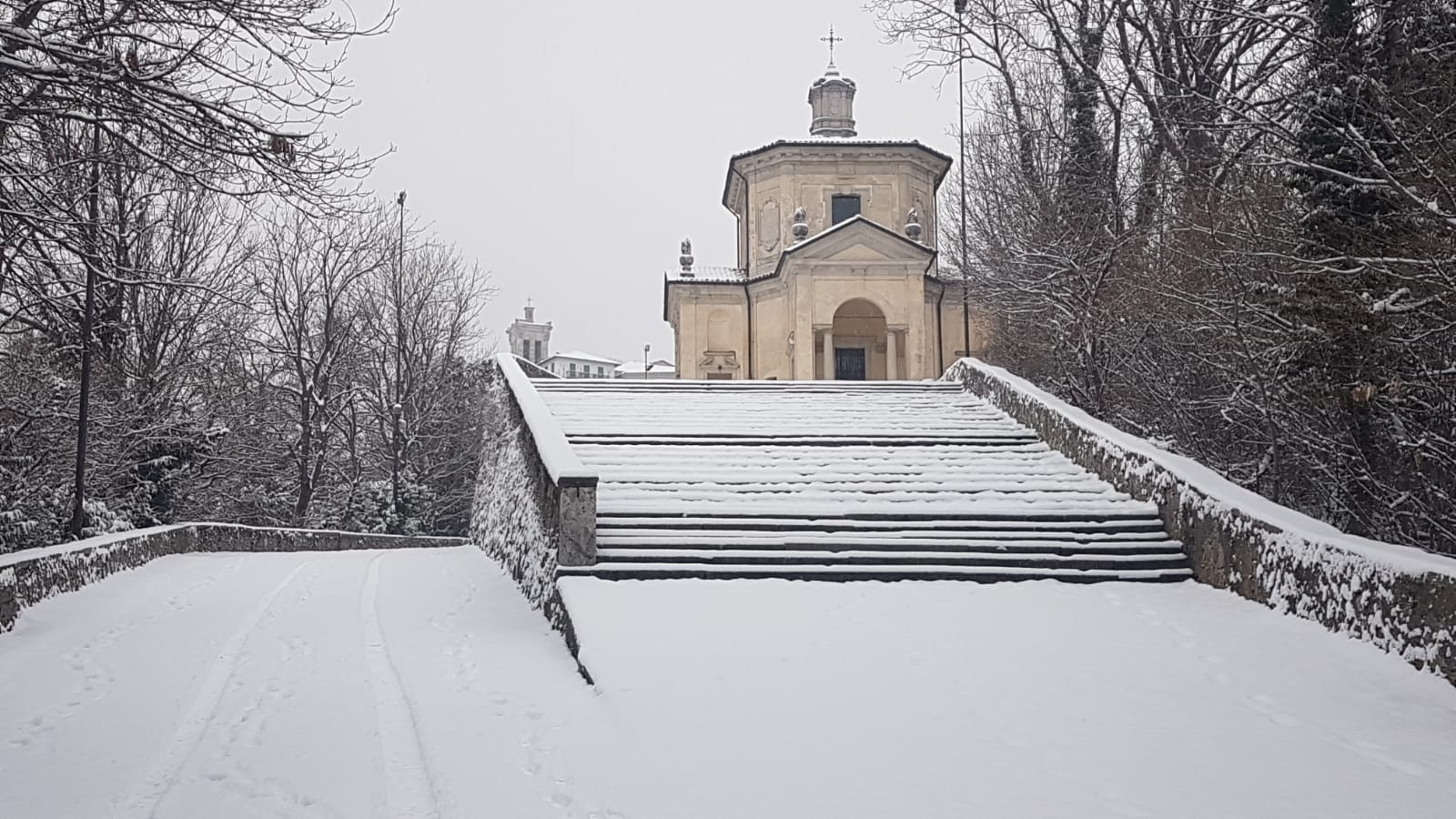 Il meraviglioso Sacro Monte innevato (Giuseppe Macchi)
