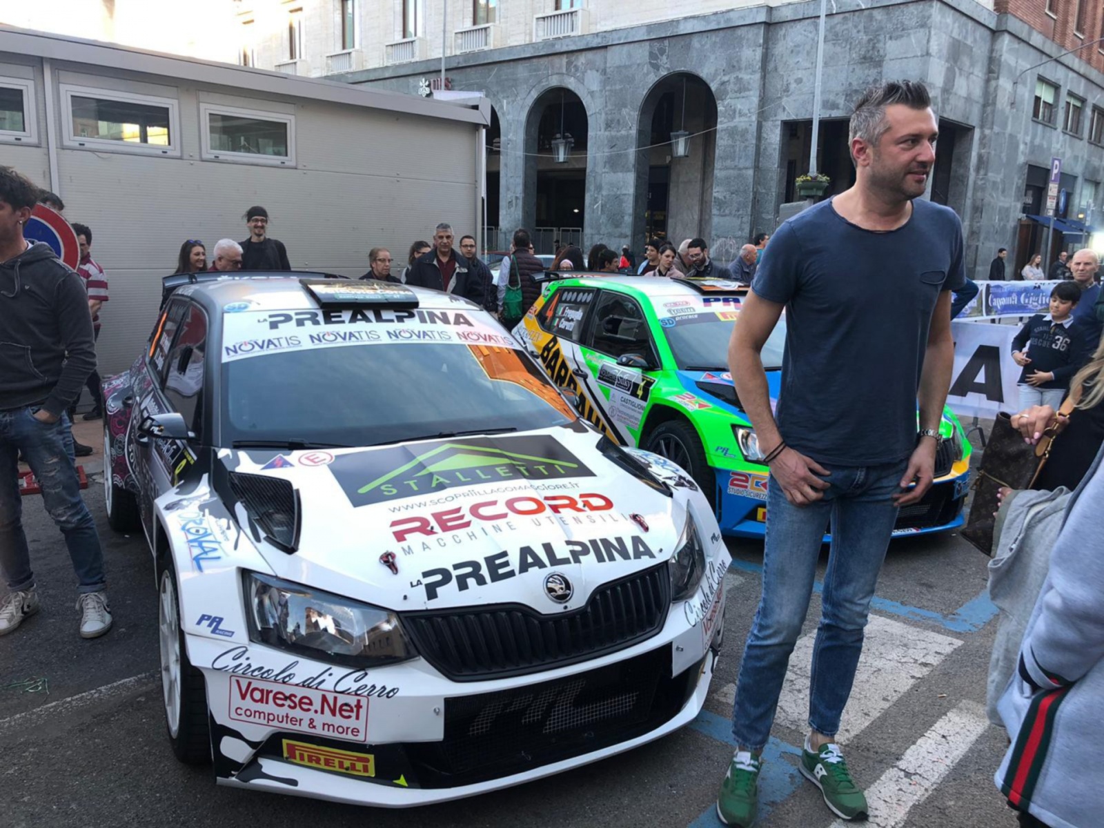 Rally dei Laghi piazza Monte Grappa