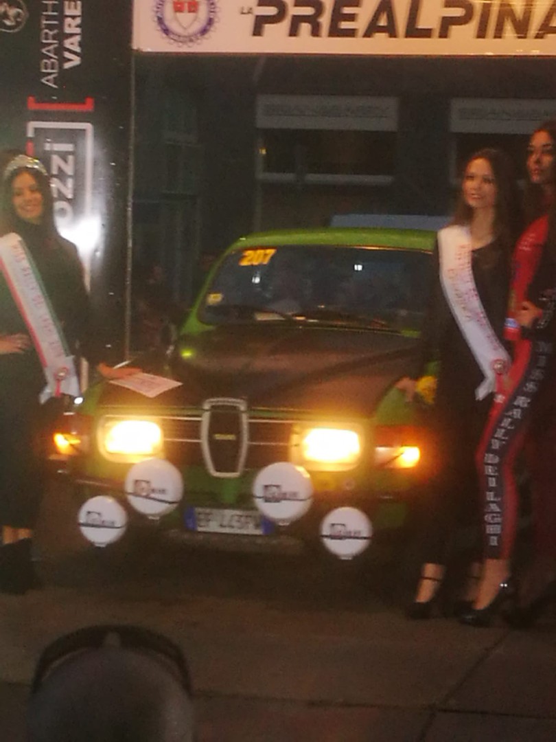 Rally dei Laghi piazza Monte Grappa