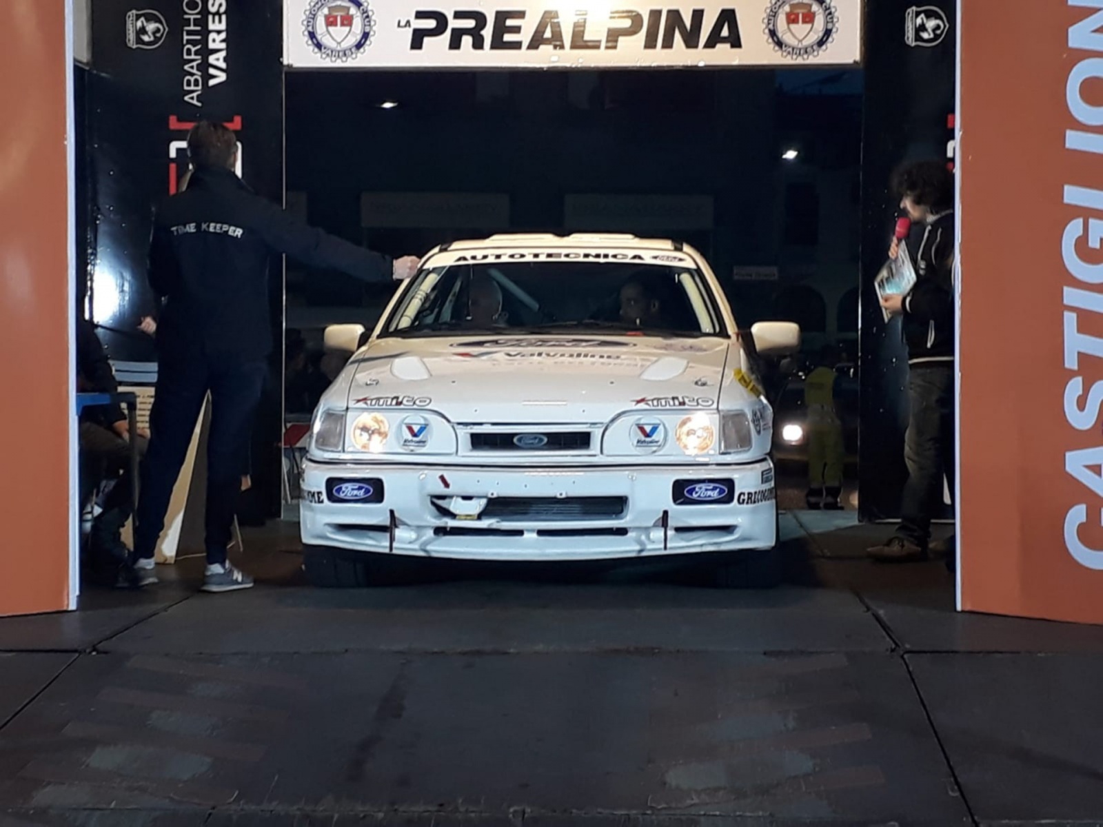 Rally dei Laghi piazza Monte Grappa