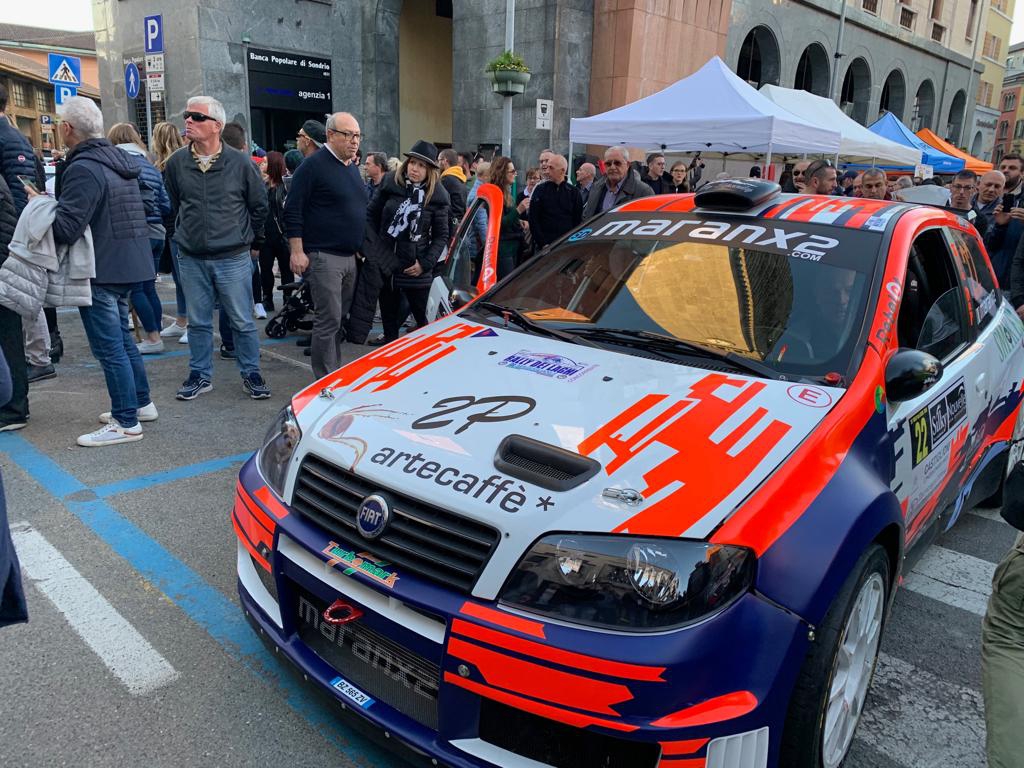 Rally dei Laghi piazza Monte Grappa