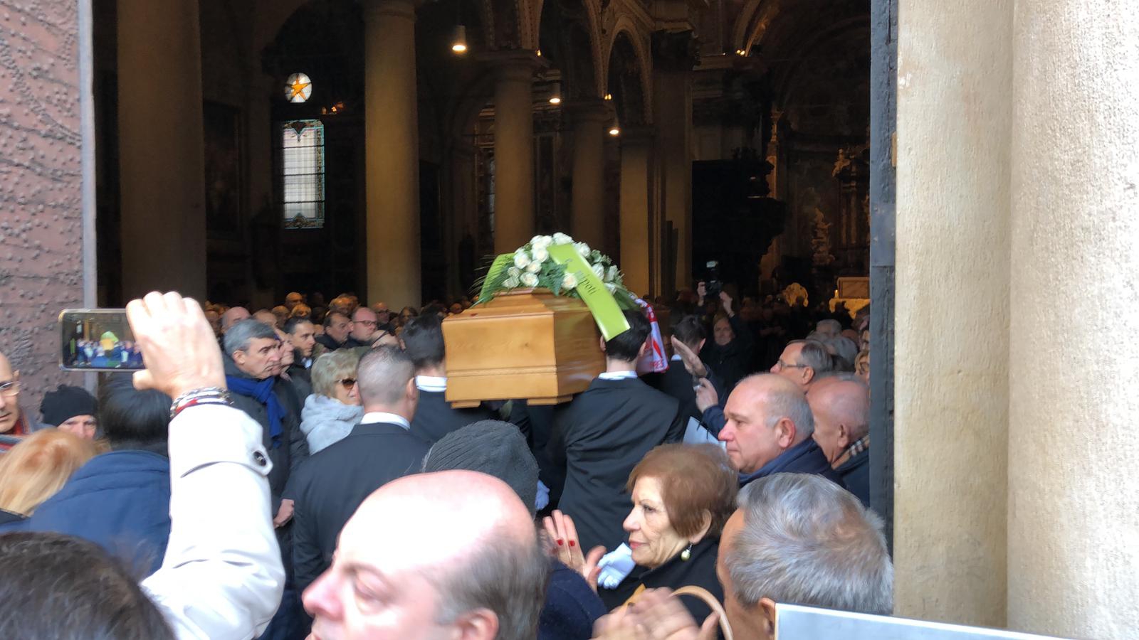 Varese funerale Pietro Anastasi basilica San Vittore