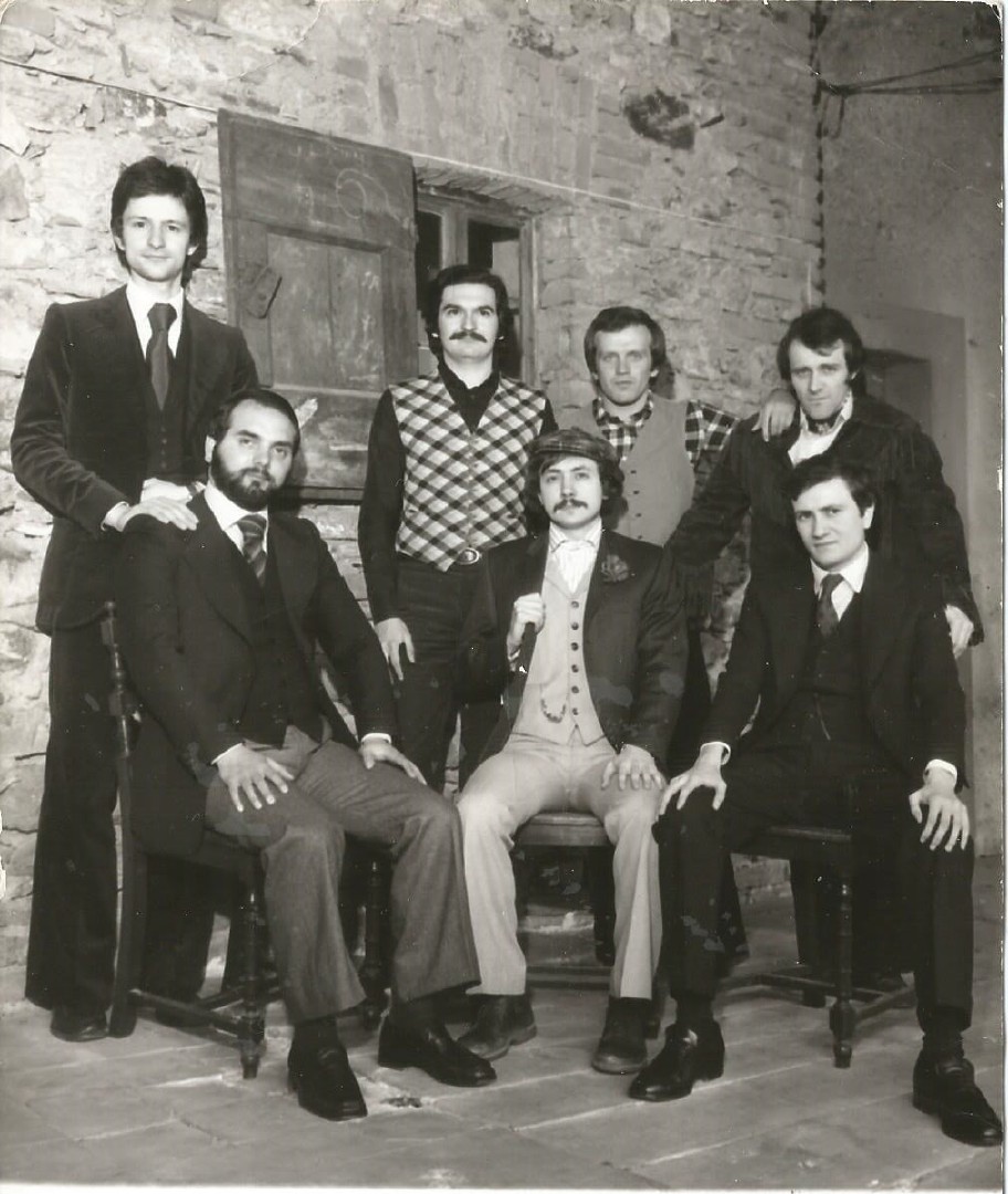 3) 1974, 6 Aprile, Casciago, “la foto del locale”.