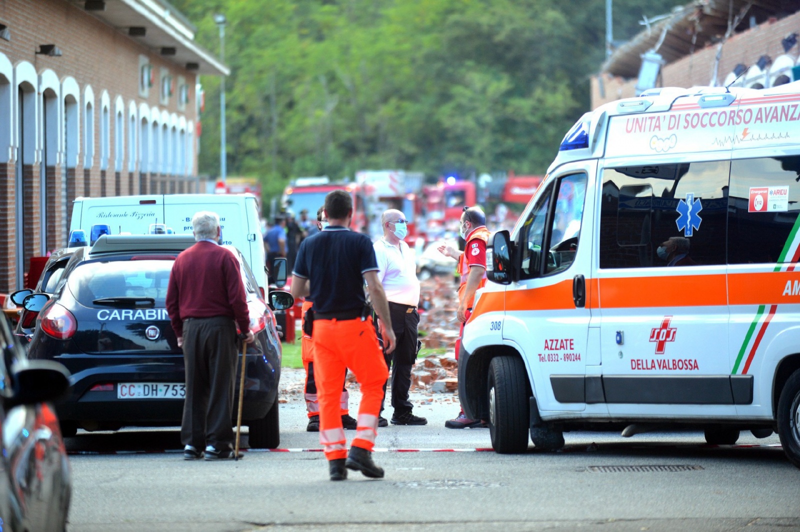 ALBIZZATE CROLLO VIA MARCONI CON MORTI E FERITI