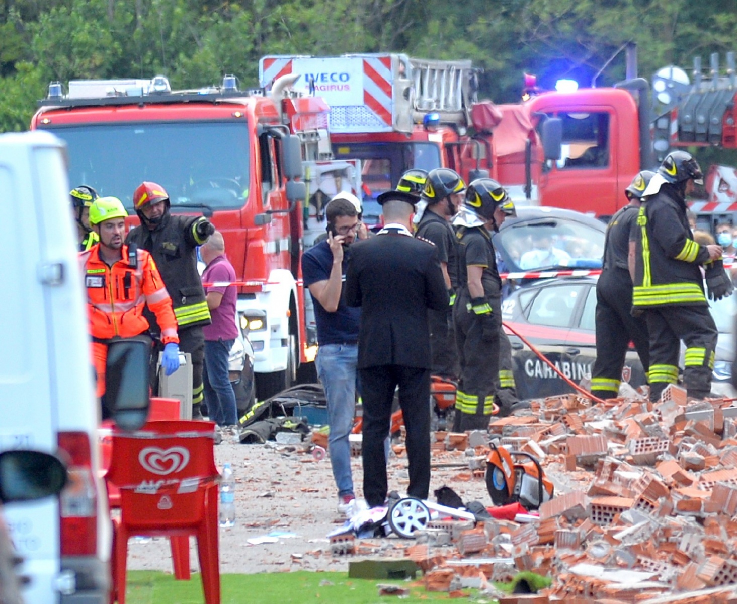 ALBIZZATE CROLLO VIA MARCONI CON MORTI E FERITI