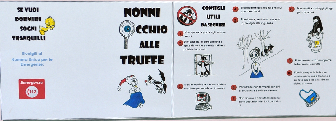 VARESE PREMIAZIONE CONCORSO NONNI E NIPOTI INSIEME CONTRO LE TRUFFE AI GIARDINI ESTENSI NELLA FOTO SCUOLA DANTE GALLARATE