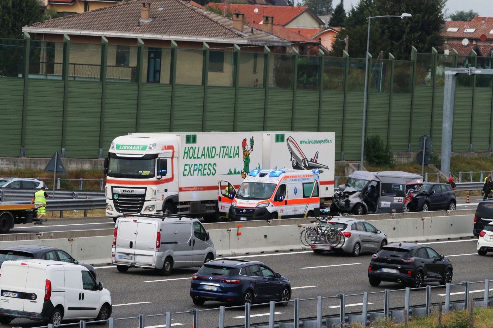 UBOLDO ORIGGIO INCIDENTE AUTOSTRADA SARONNO ORIGGIO UBOLDO