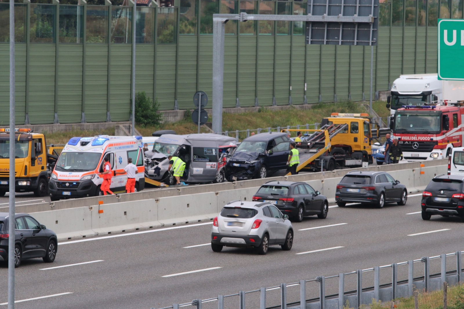 UBOLDO ORIGGIO INCIDENTE AUTOSTRADA SARONNO ORIGGIO UBOLDO