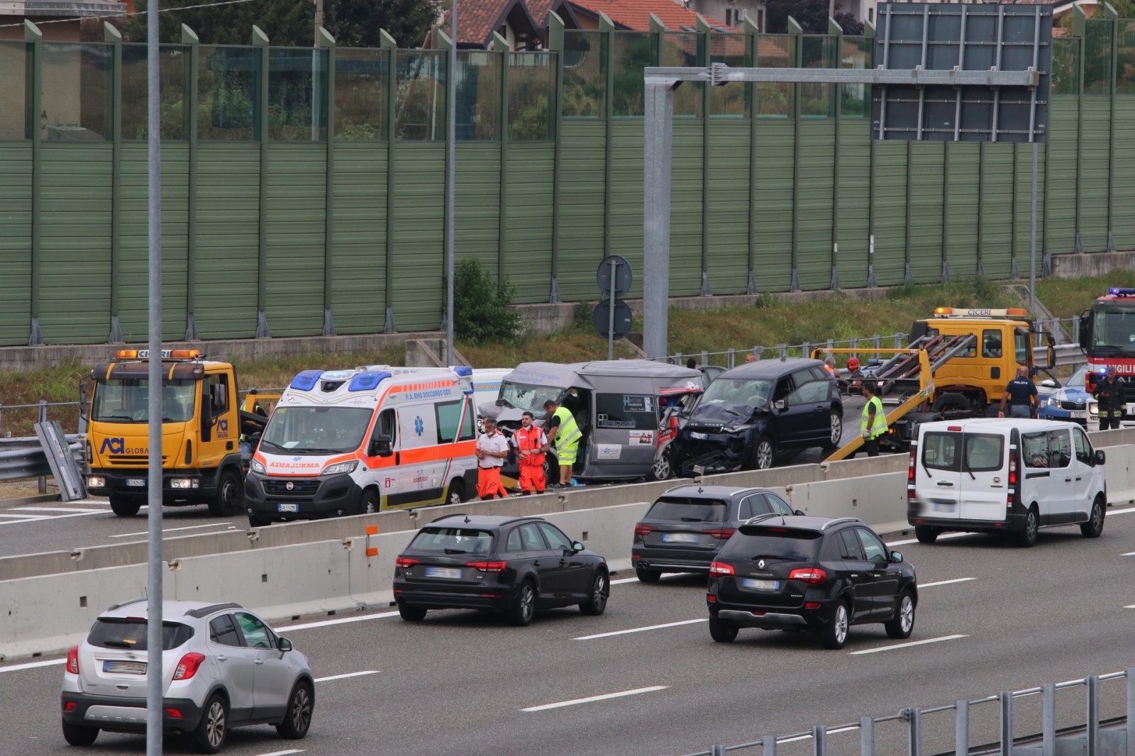 UBOLDO ORIGGIO INCIDENTE AUTOSTRADA SARONNO ORIGGIO UBOLDO