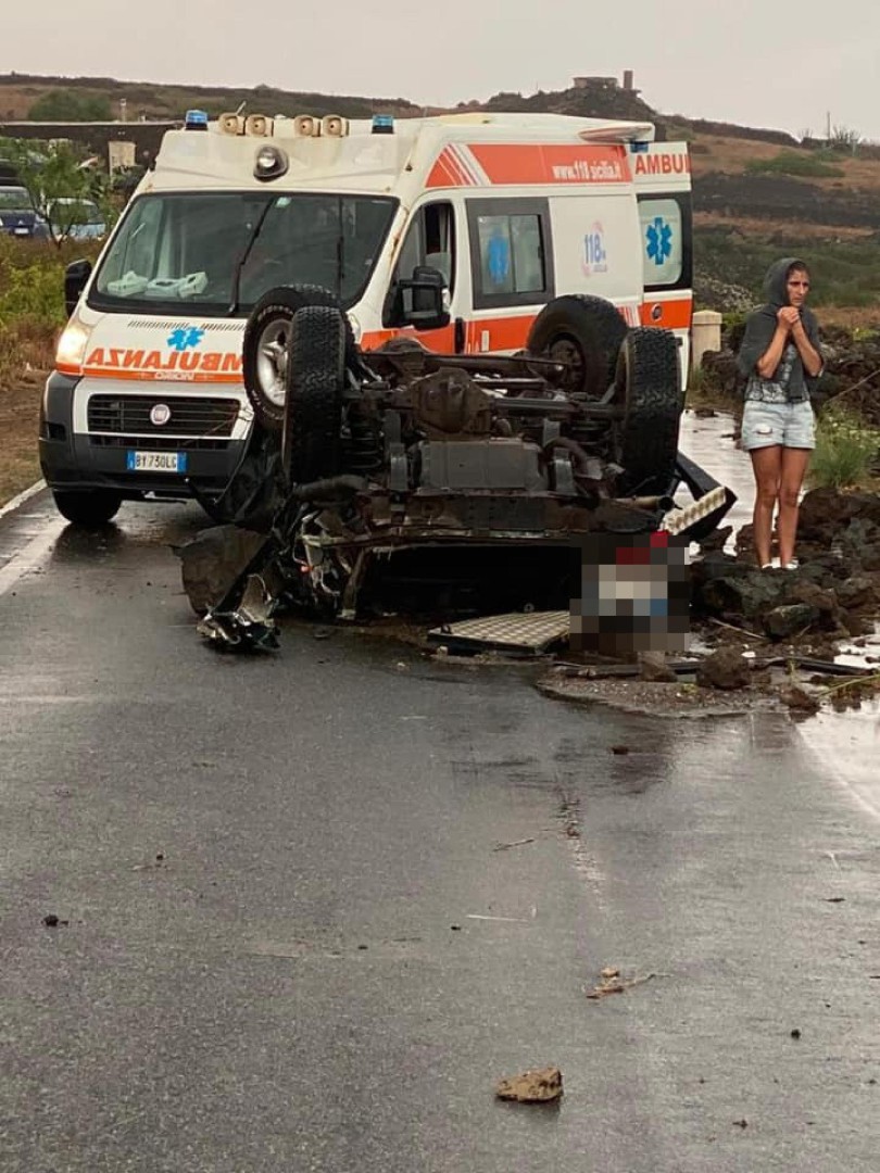 Tromba d'aria a Pantelleria, due morti e 9 feriti