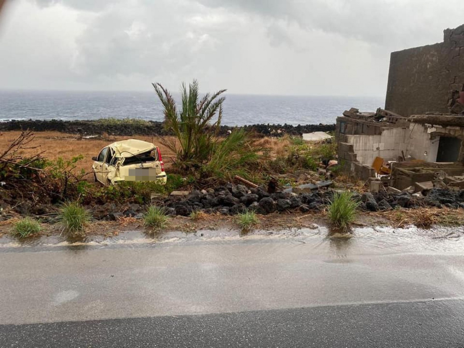 Tromba d'aria a Pantelleria, due morti e 9 feriti