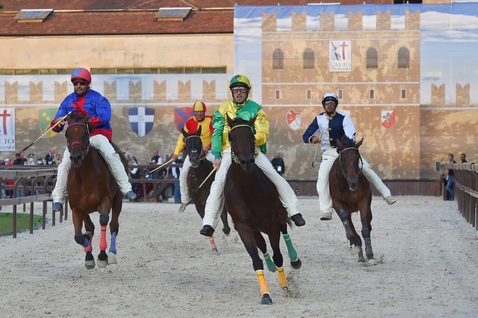 Palio partenza e arrivo 2 batteria 