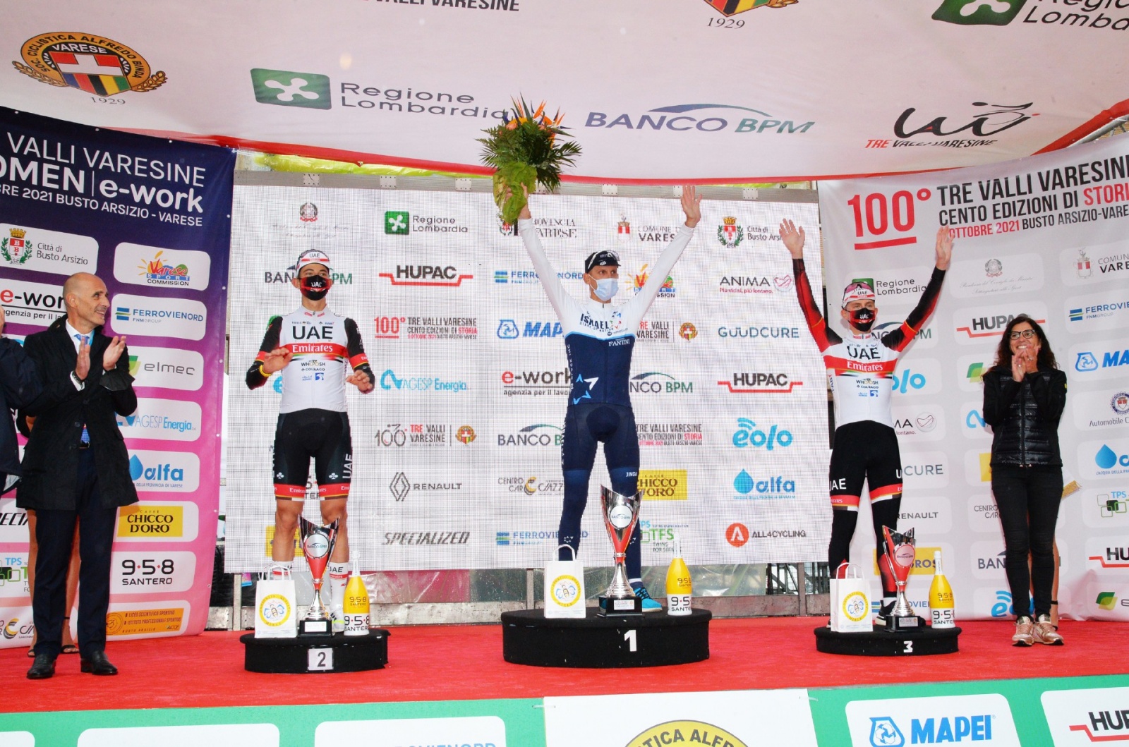 VARESE TRE VALLI VARESINE 2021 CENTENARIO ELLA FOTO PREMIAZIONE PRIMO DE MARCHI SECONDO FORMOLO TERZO POGACAR