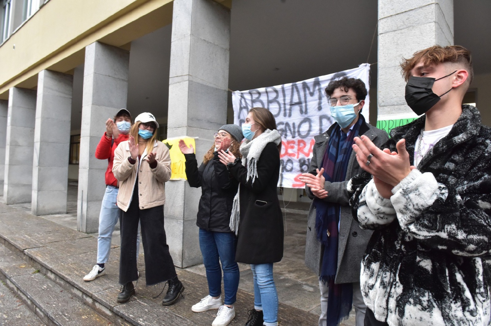 VARESE MANIFESTAZIONE DEGLI STUDENTI DEL LICEO MANZONI