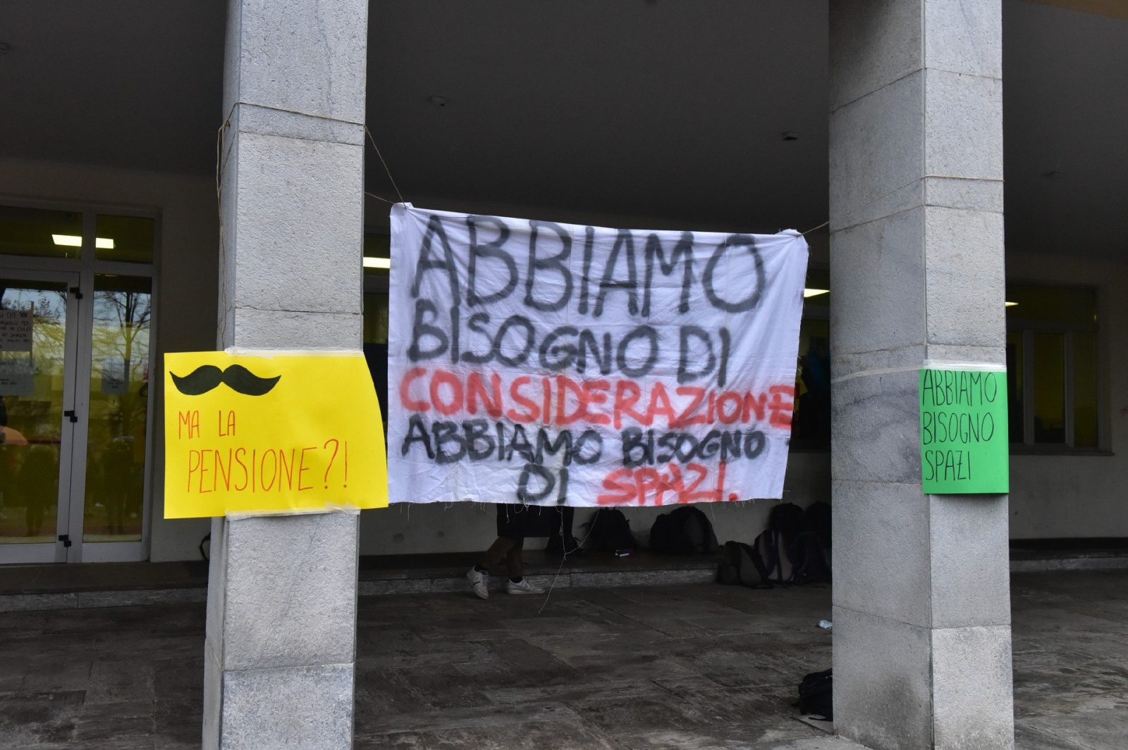 VARESE MANIFESTAZIONE DEGLI STUDENTI DEL LICEO MANZONI