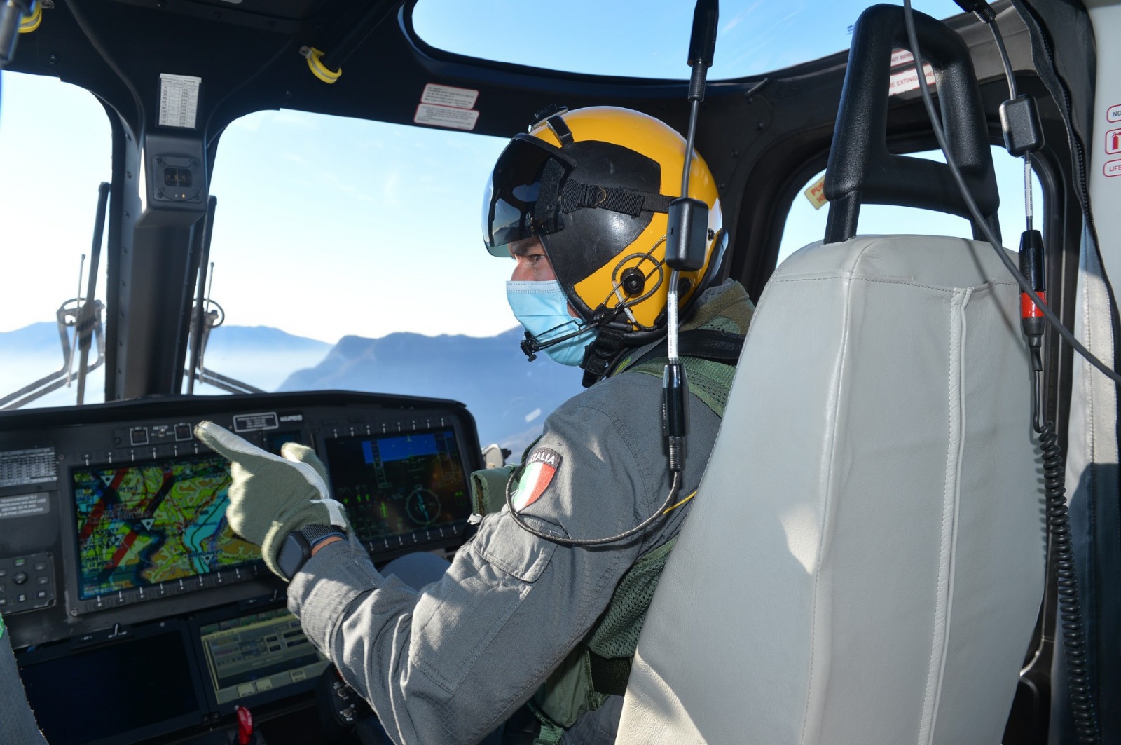 VENEGONO SUPERIORE SEZIONE AEREA GUARDIA DI FINANZA PER SOCCORSO PERSONA CON ELICOTTERO IN FORCORA