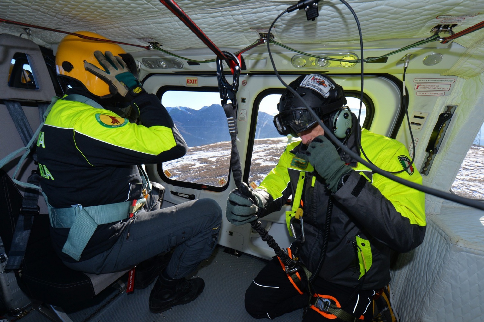 VENEGONO SUPERIORE SEZIONE AEREA GUARDIA DI FINANZA PER SOCCORSO PERSONA CON ELICOTTERO IN FORCORA