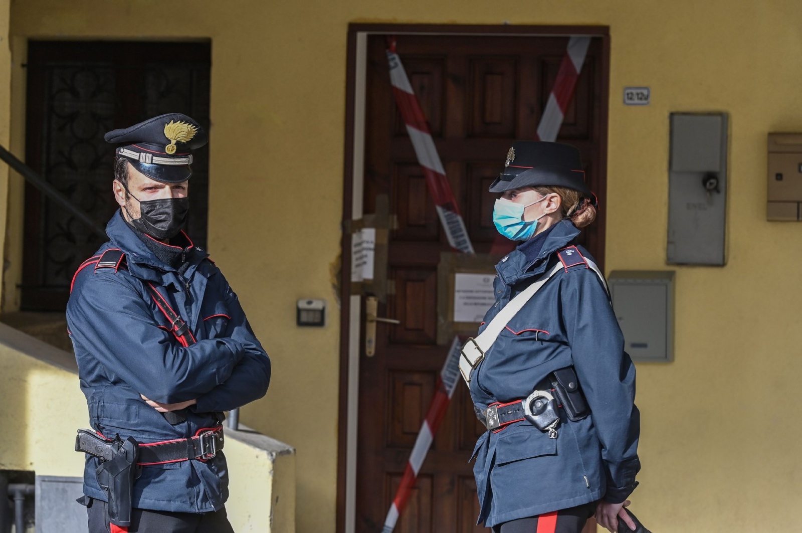 MORAZZONE PADRE UCCIDE IL FIGLIO DI 7 ANNI E LO NASCONDE NELL’ARMADIO DI CASA IN VIA CUFFIA 17 - TENTA DI UCCIDERE ANCHE LA MOGLIE