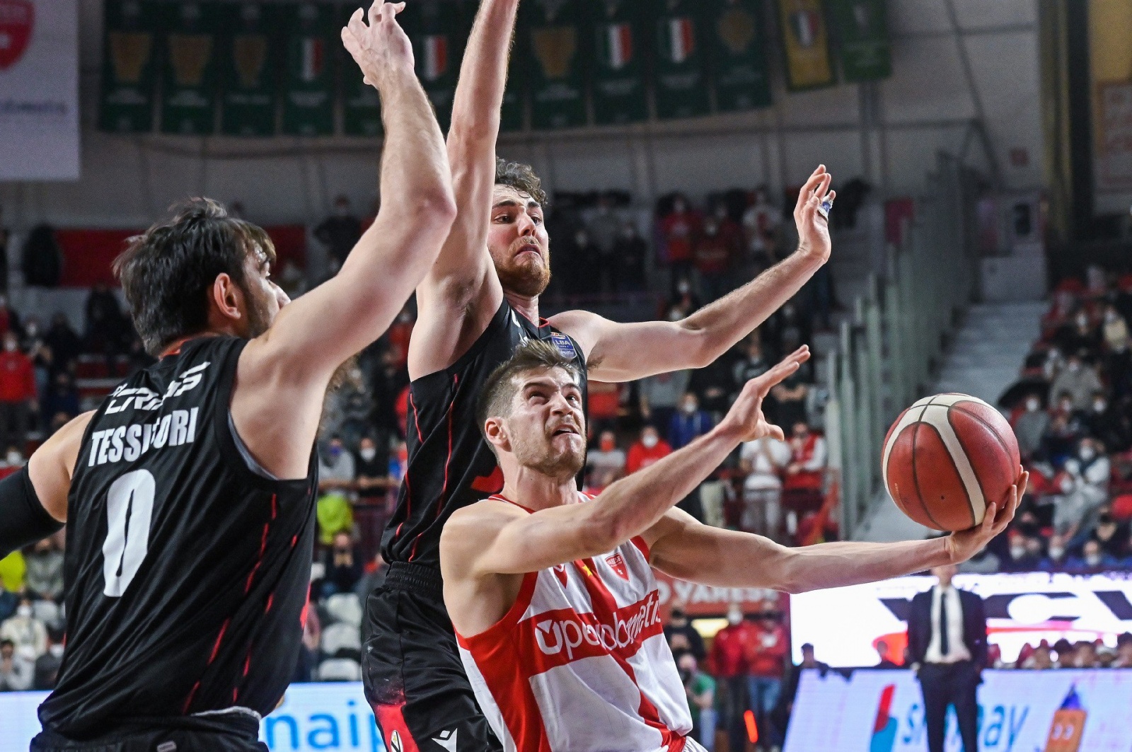 VARESE BASKET SERIE A OPENJOBMETIS PALLACANESTRO VARESE VS. VIRTUS SEGAFREDO BOLOGNA NELLA FOTO GIOVANNI DE NICOLAO