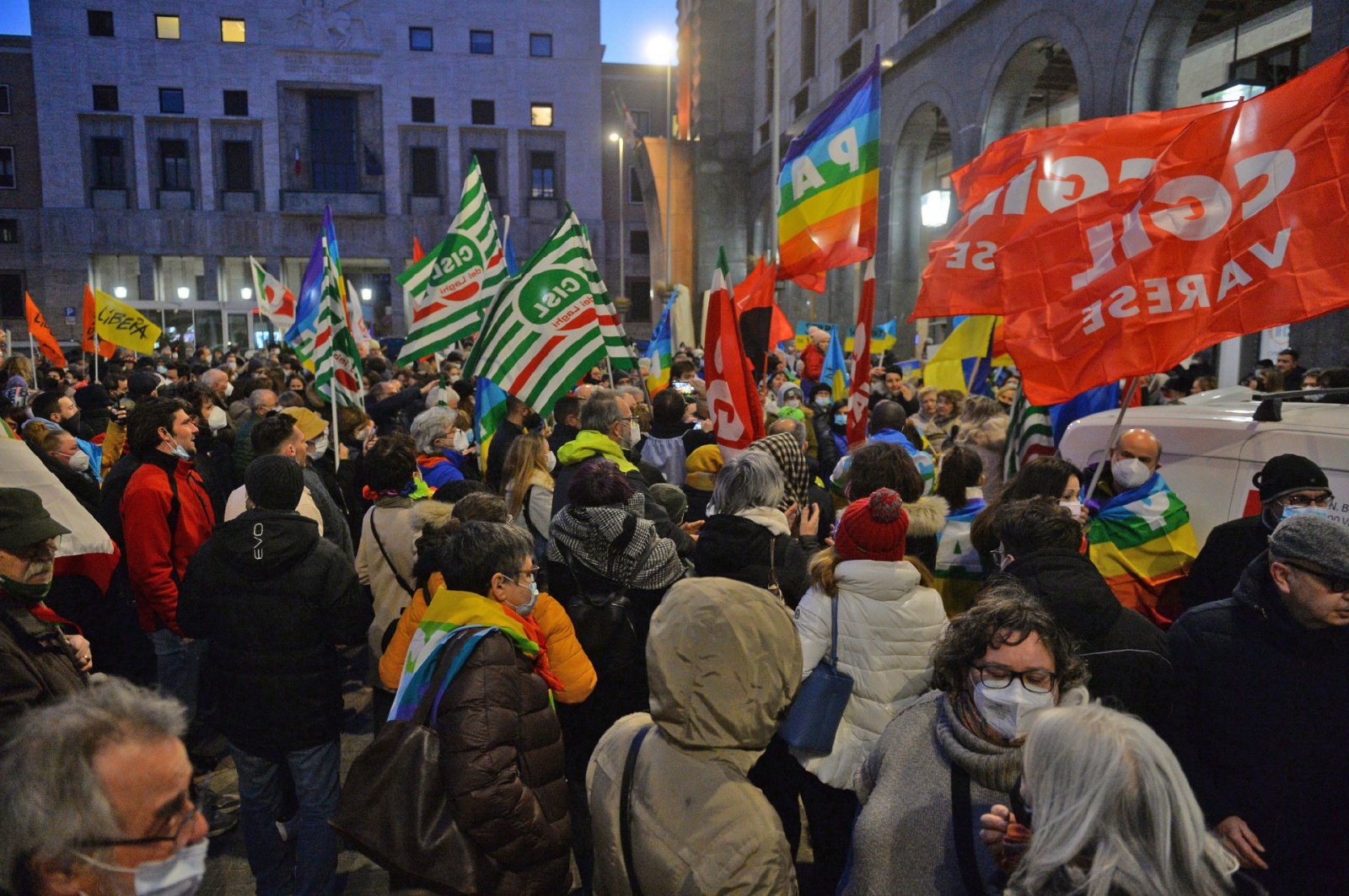 VARESE MANIFESTAZIONE NO ALLA GUERRA IN UCRAINA, PIAZZA MONTE GRAPPA