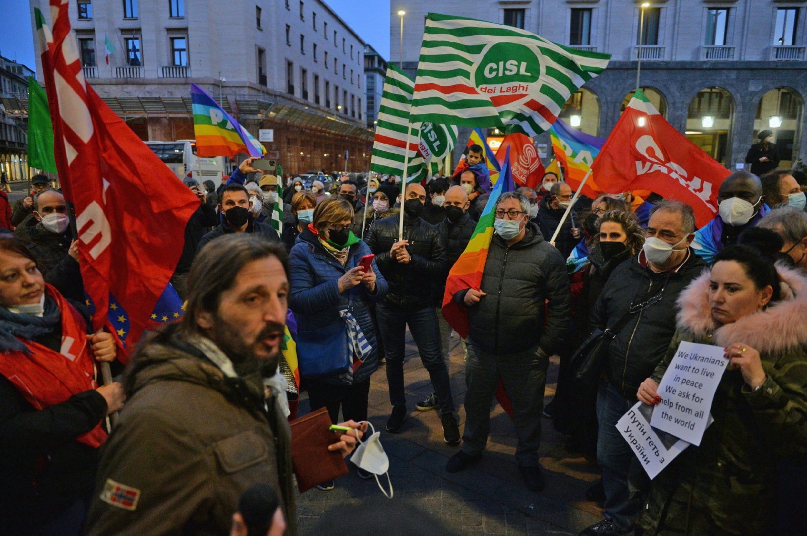 VARESE MANIFESTAZIONE NO ALLA GUERRA IN UCRAINA, PIAZZA MONTE GRAPPA
