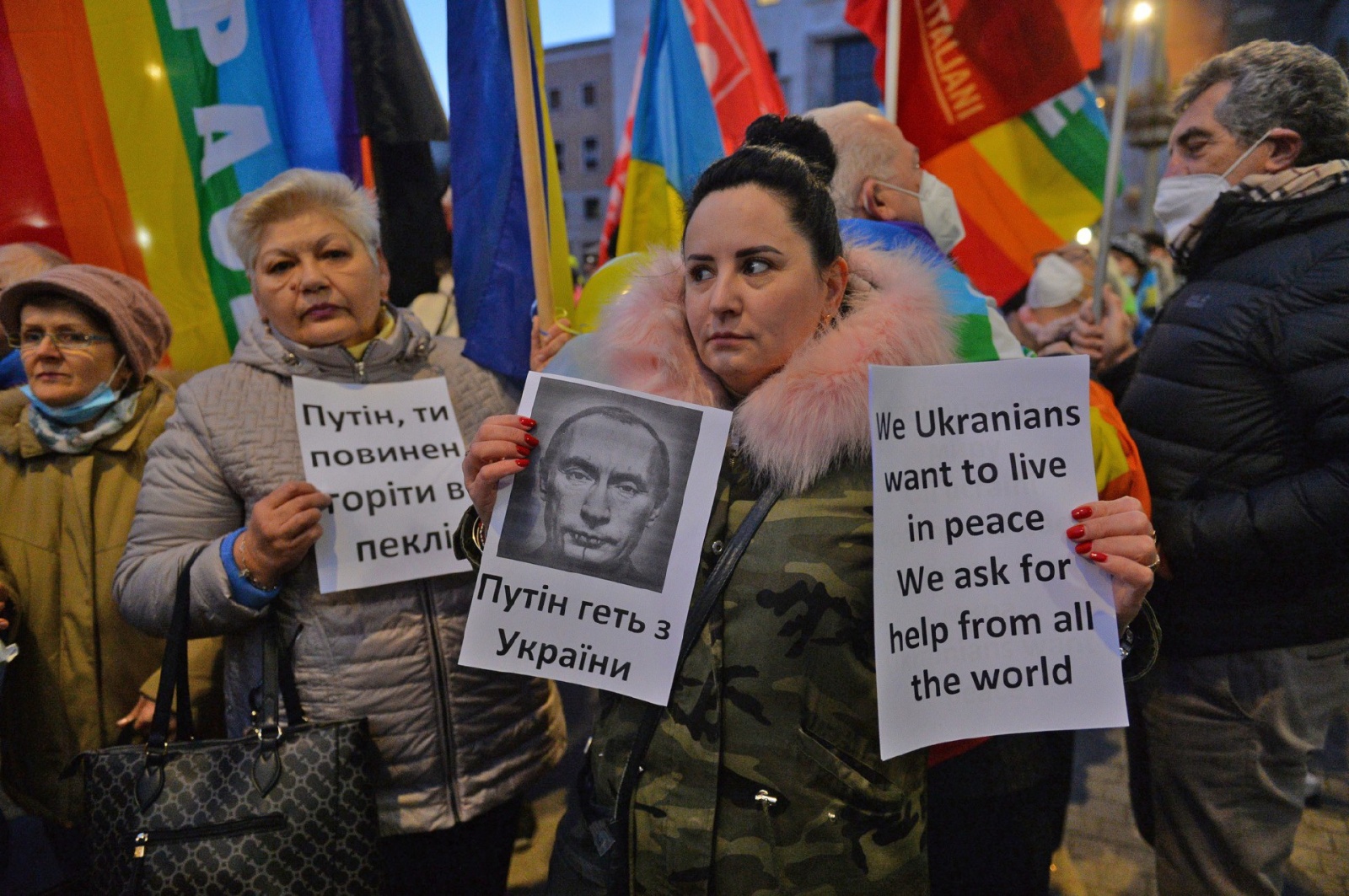 VARESE MANIFESTAZIONE NO ALLA GUERRA IN UCRAINA, PIAZZA MONTE GRAPPA