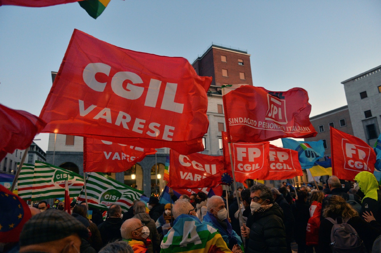 VARESE MANIFESTAZIONE NO ALLA GUERRA IN UCRAINA, PIAZZA MONTE GRAPPA
