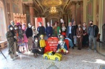 VARESE CHIUSURA CARNEVALE BOSINO 2022 A SALONE ESTENSE NELLA FOTO GRUPPO CON MASCHERINE VINCITRICI