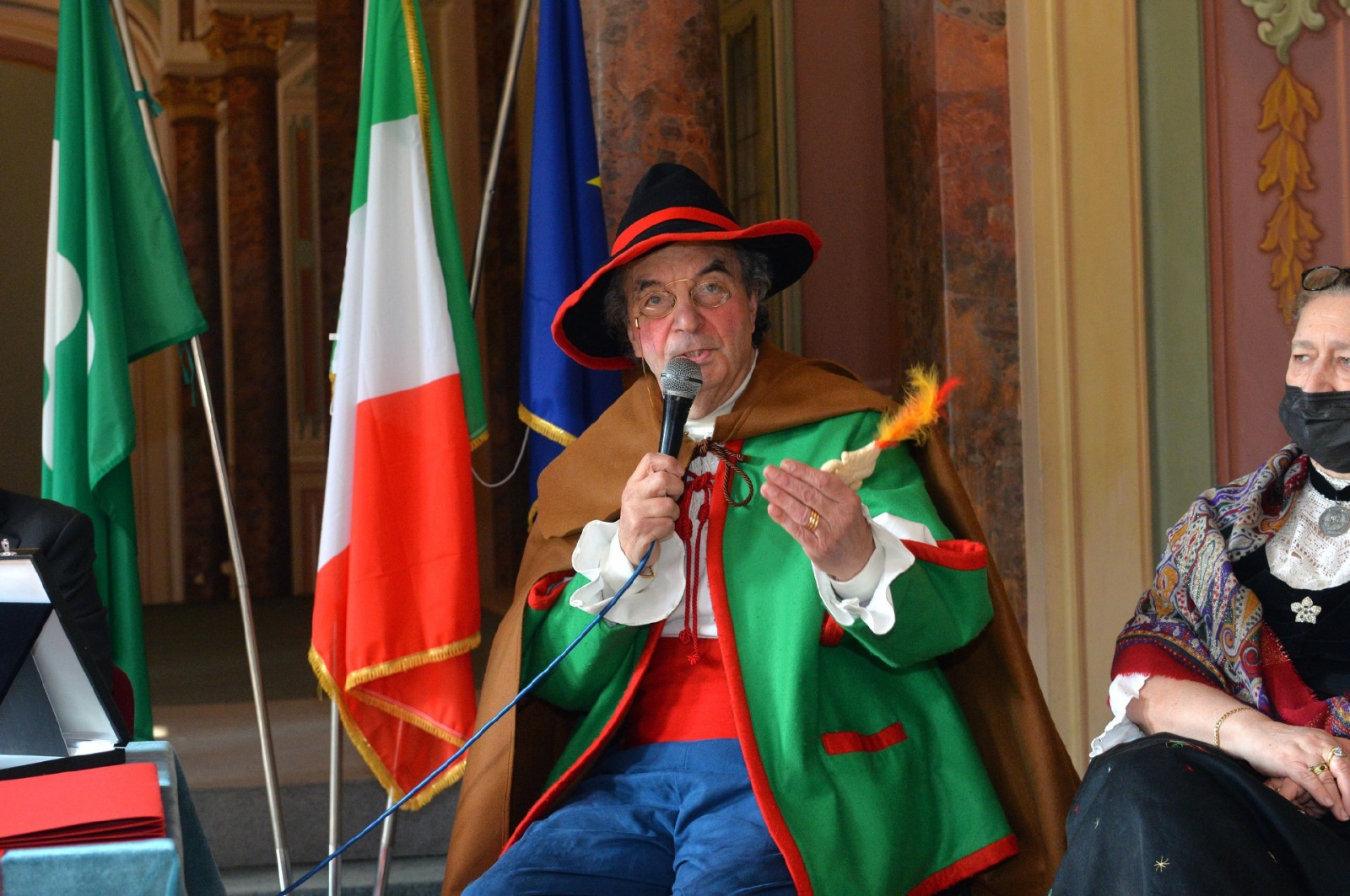 VARESE CHIUSURA CARNEVALE BOSINO 2022 A SALONE ESTENSE NELLA FOTO PIN GIROMETTA