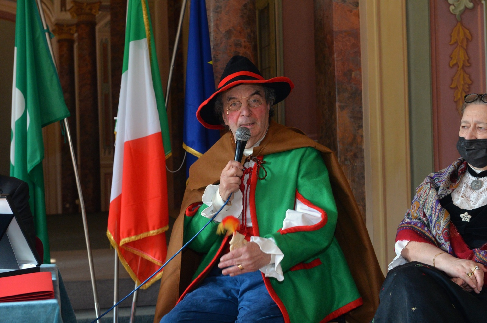 VARESE CHIUSURA CARNEVALE BOSINO 2022 A SALONE ESTENSE NELLA FOTO PIN GIROMETTA