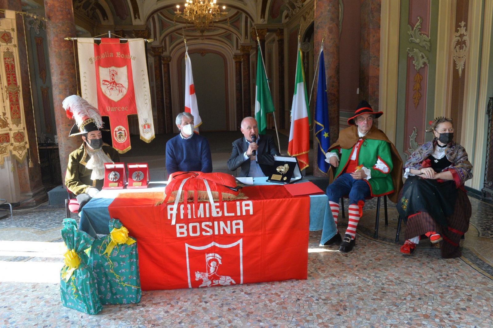 VARESE CHIUSURA CARNEVALE BOSINO 2022 A SALONE ESTENSE NELLA FOTO