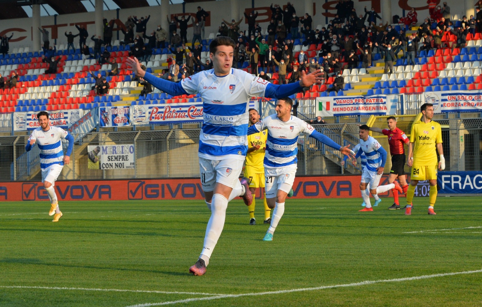 BUSTO ARSIZIO PRO PATRIA RENATE CALCIO NELLA FOTO PIEROZZI IL SUO GOL